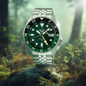 Seiko GMT Sports Watch – Automatic Dual Time Zone Timepiece (green)